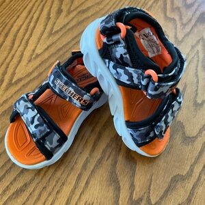 Skechers Light-Up Velcro Sandals, Little Boys Sz 6